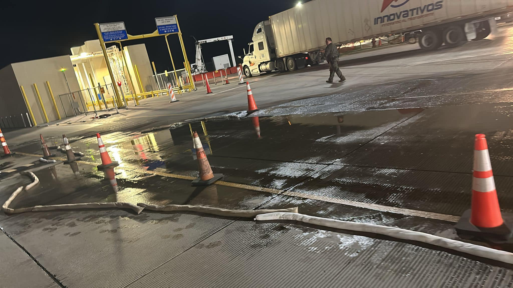 Oil spill closes down USBP checkpoint on I-35; agents 'forced' to work - Vimarsana News