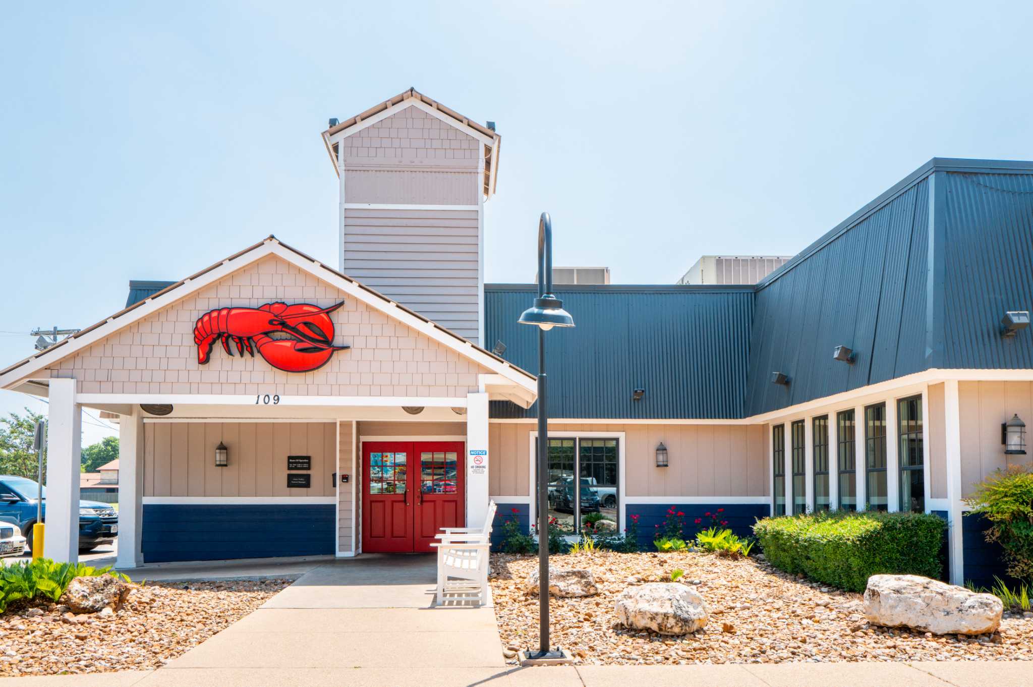 Bay Area man sues Red Lobster over sudden restaurant closures