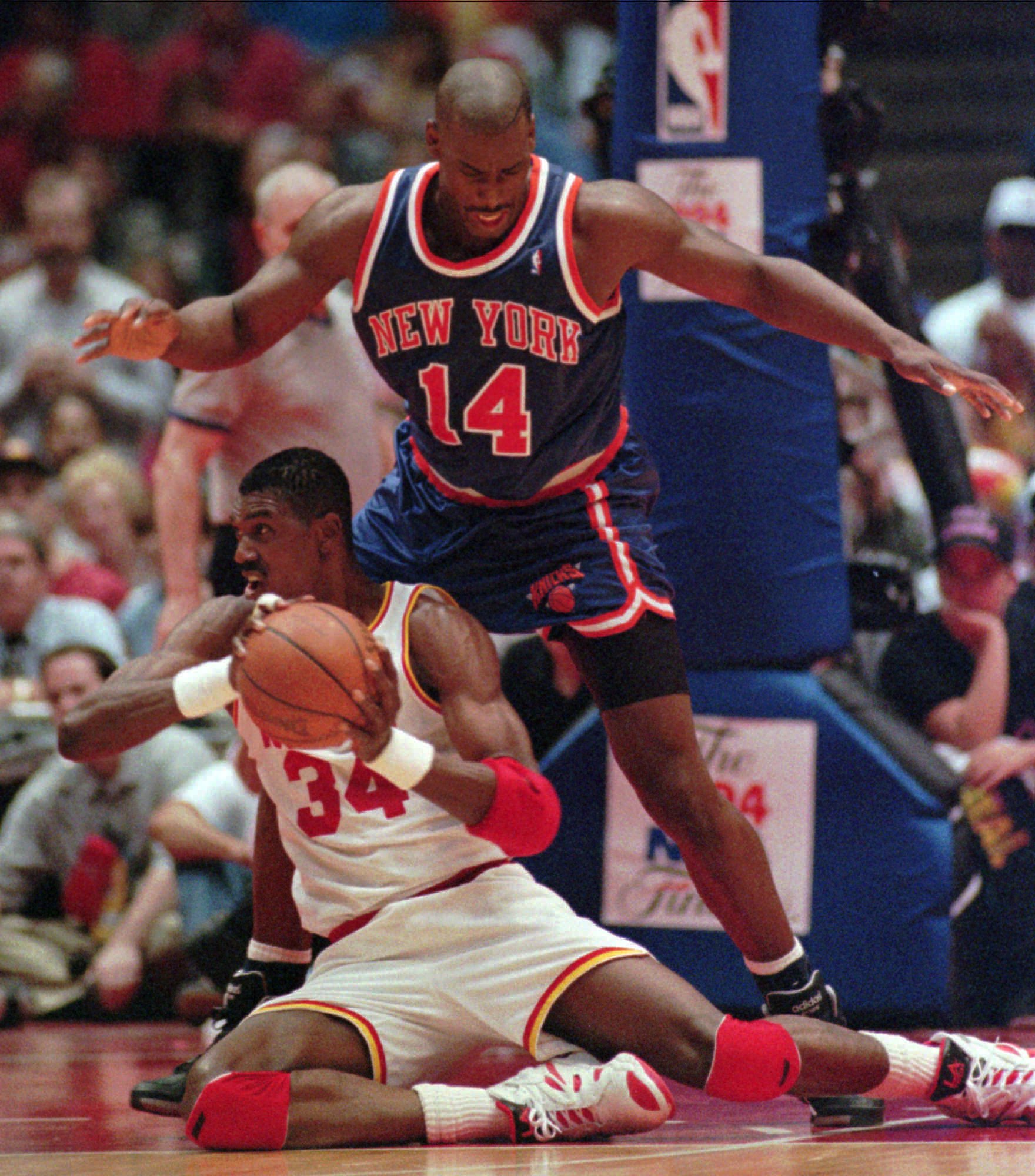 1994 NBAファイナル Rockets vs Knicks Tシャツ 1994 NBAファイナル Rockets vs Knicks Tシャツ Vintage 90s New