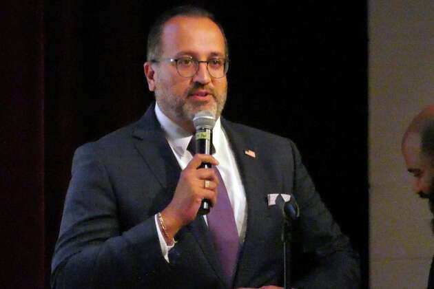 Danbury Mayor Roberto Alves named chair of CT Democrats