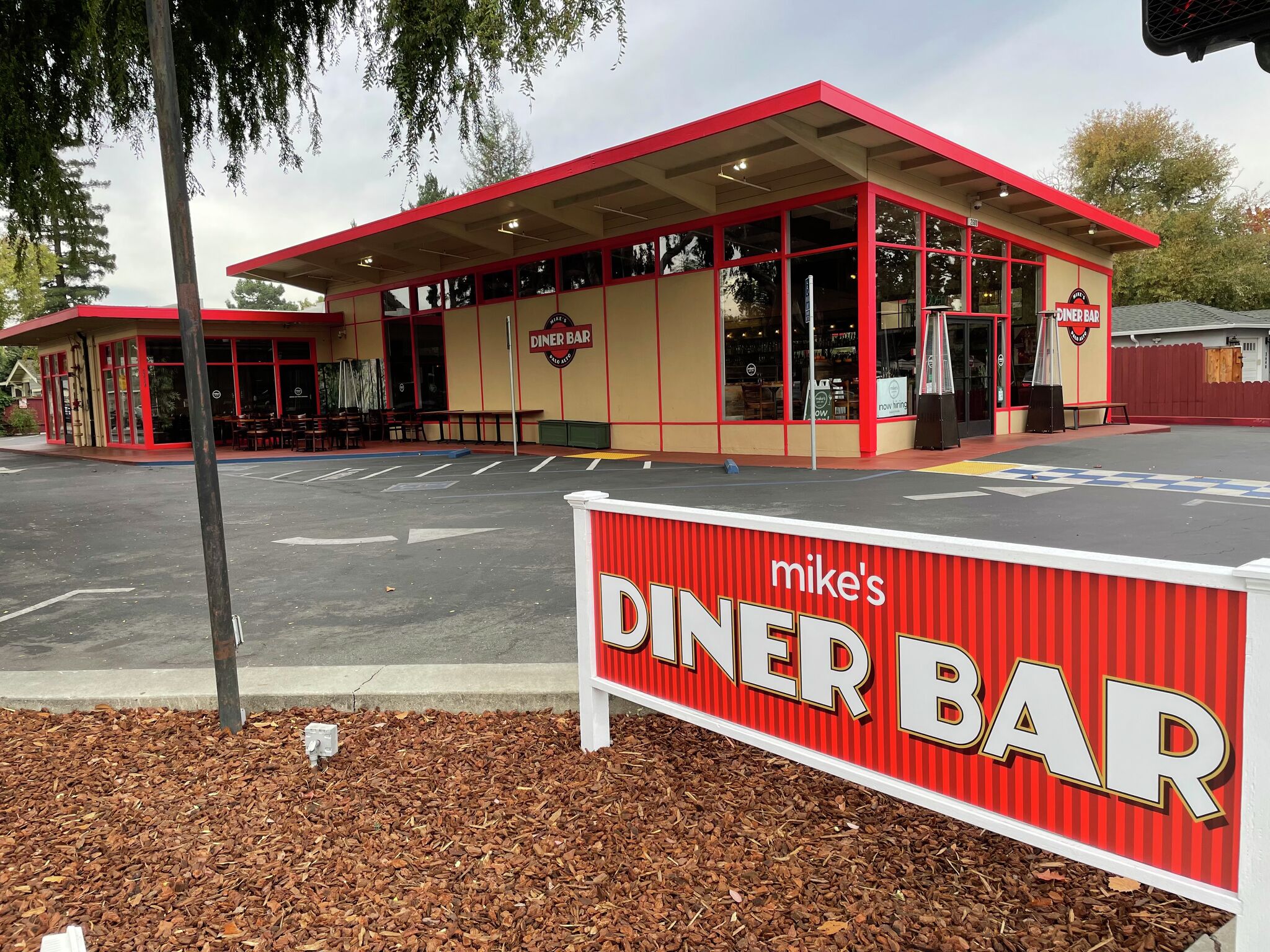 Mikes Diner Bar in Palo Alto will close.