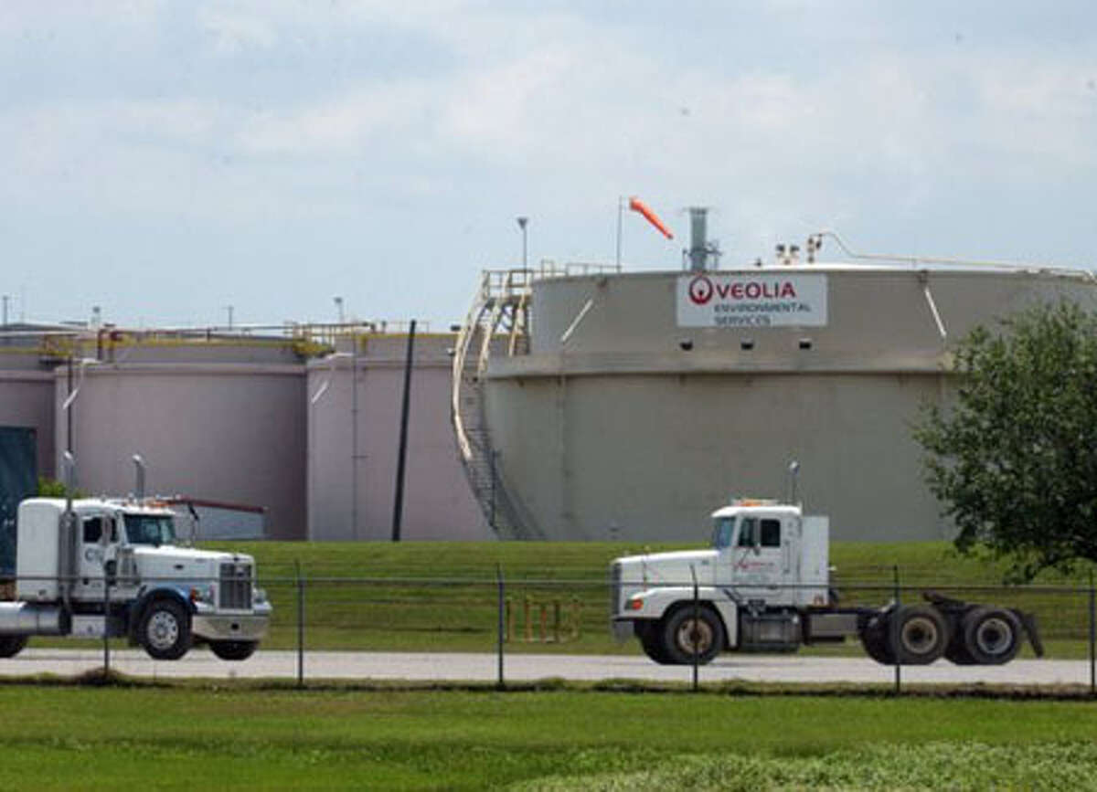 PA incinerator burns hazardous Army mustard gas debris