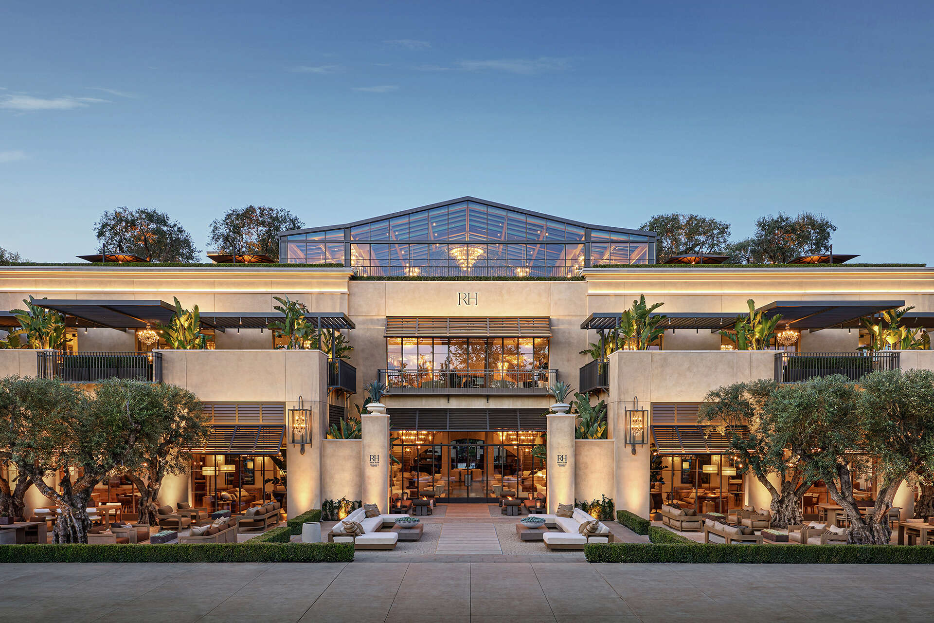 Rh Rooftop Sf The Bay Area's most glamorous new restaurant is atop a furniture store