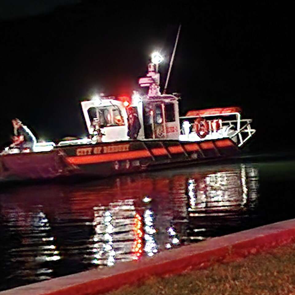 Danbury officials: 9 rescued from sinking boat in Candlewood Lake