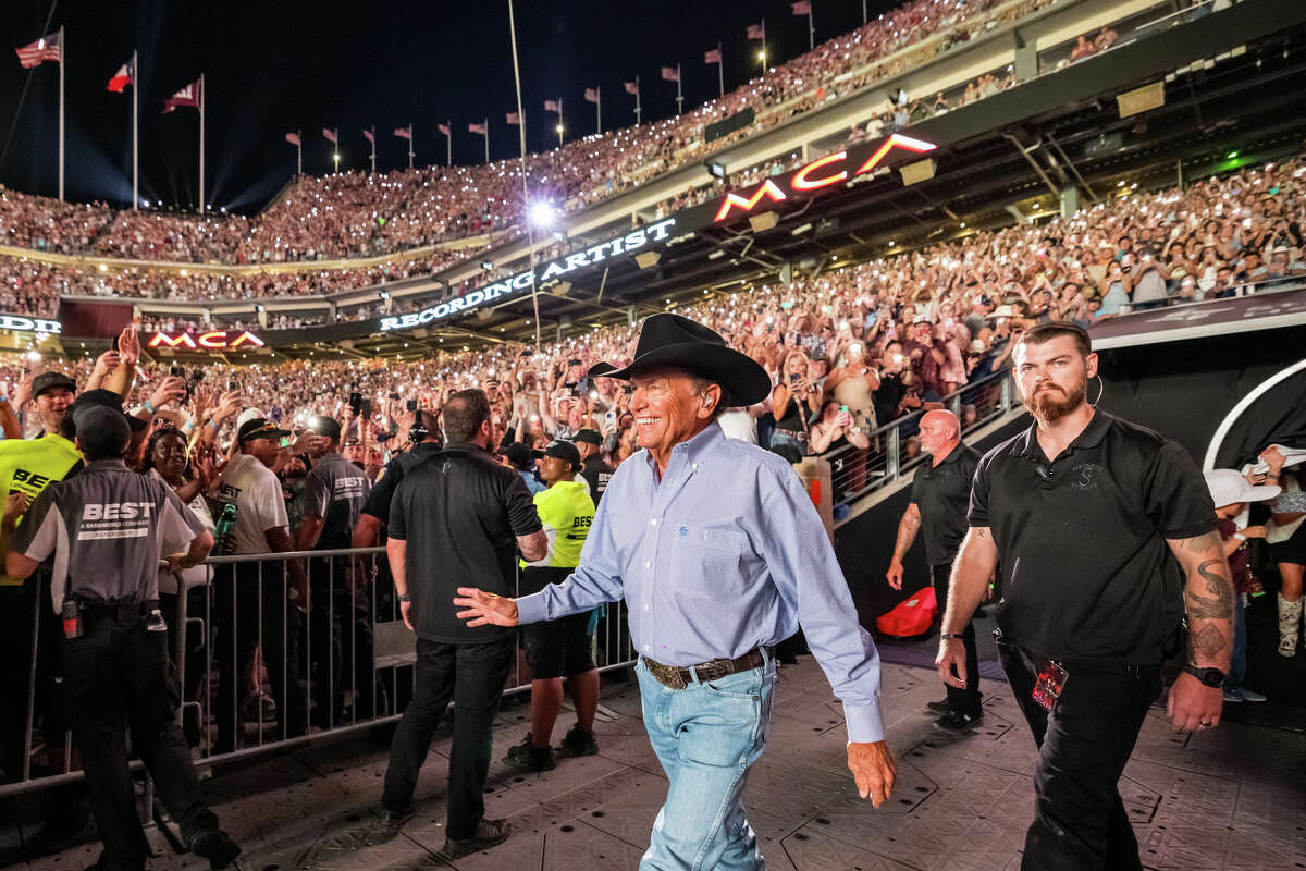 George Strait heads to the stage on Saturday night.