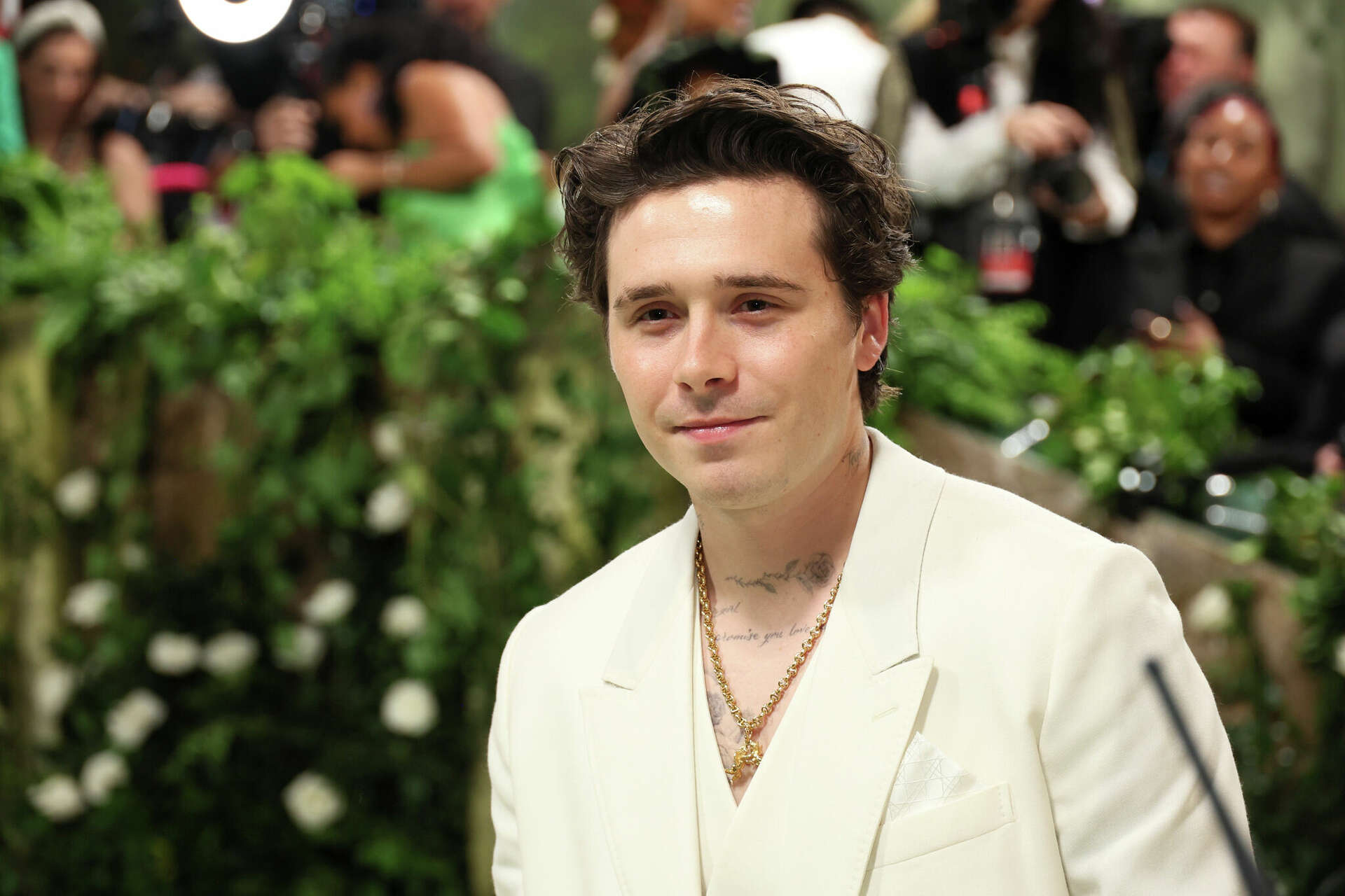 Brooklyn Peltz Beckham stops by Sally's Apizza in New Haven