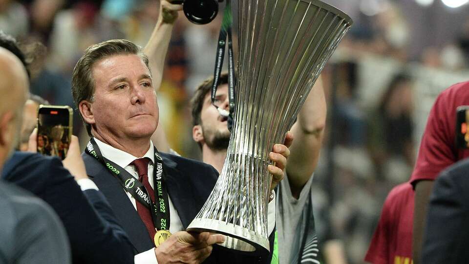 TIRANA, ALBANIA - MAY 25: Dan Friedkin of AS Roma celebrates with the Europe Conference League Trophy after victory the UEFA Conference League final match between AS Roma and Feyenoord at Arena Kombetare on May 25, 2022 in Tirana, Albania. (Photo by Silvia Lore/Getty Images)