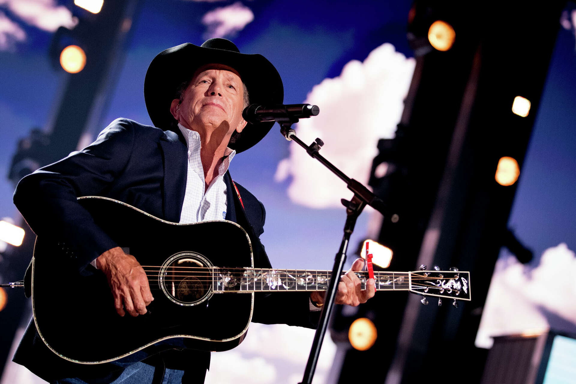 George Strait's country music net worth reaches 300 million