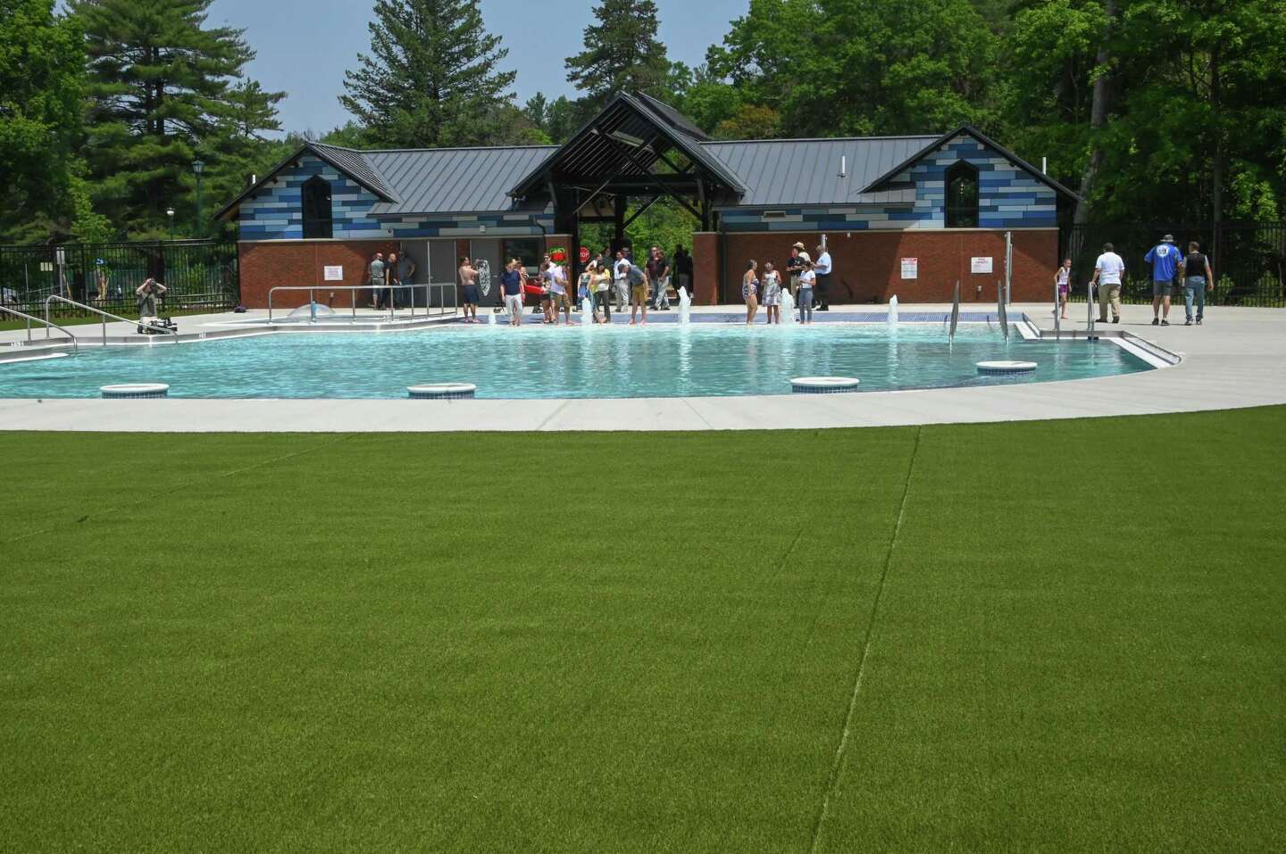 Early opening of Schenectady's new pool comes amid heat wave