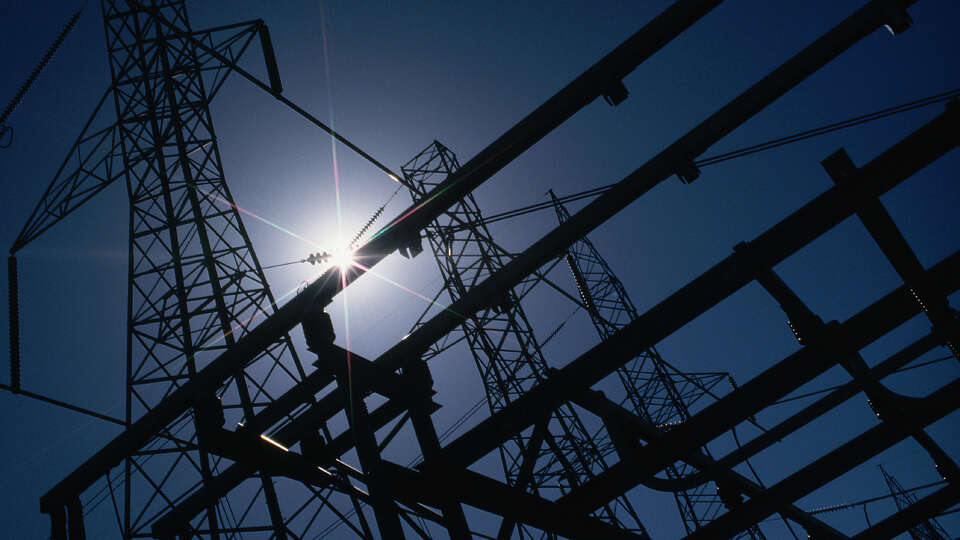 Grid operator the Electric Reliability Council of Texas said Tuesday it was going back to the drawing board for a temporary solution to troubled transmission lines near San Antonio.