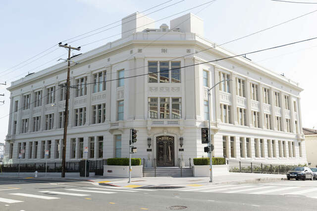 RH Palm Court: Is the luxury furniture store working as a restaurant? RH Palm Court: Is the luxury furniture store working as a restaurant?