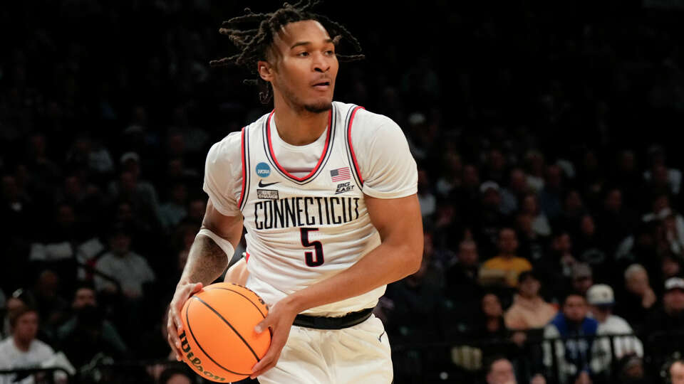 NEW YORK, NY - MARCH 22: Stephon Castle #5 of the Connecticut Huskies dribbles the ball against the Stetson Hatters during the first round of the NCAA Tournament at Barclays Center on March 22, 2024 in the Brooklyn borough of New York City. (Photo by Porter Binks/Getty Images)