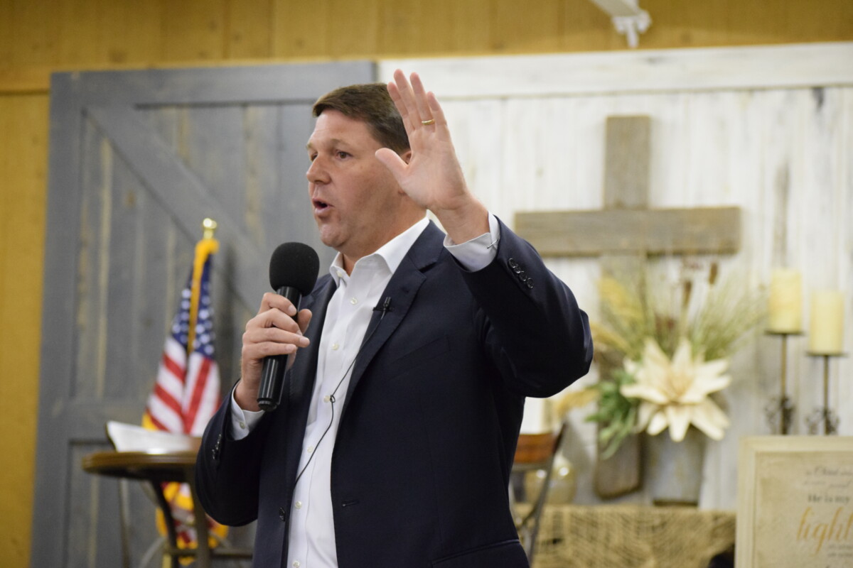 Arrington talks border security, healthcare in Muleshoe