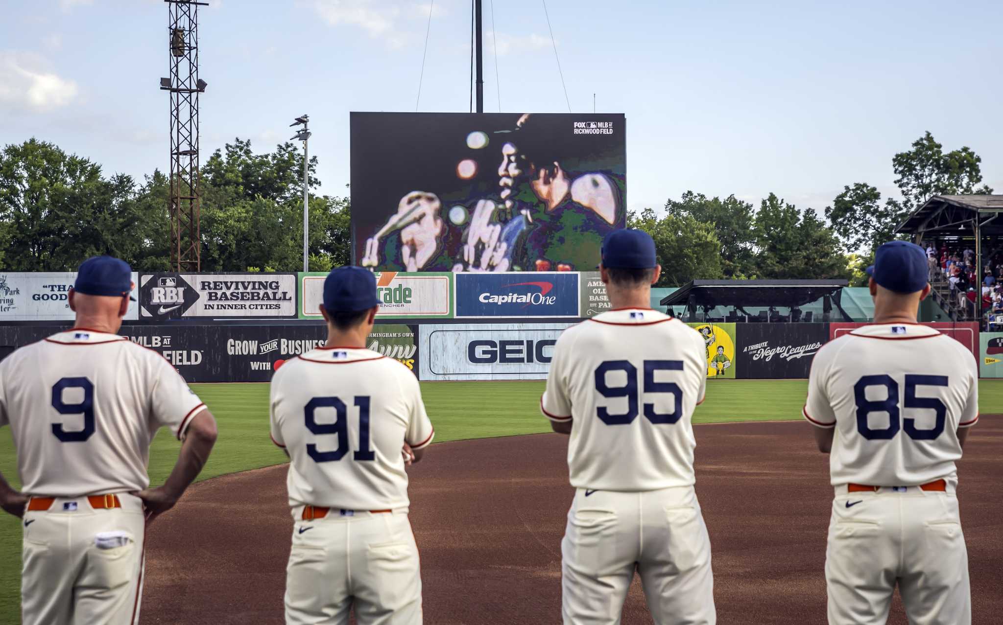 How the Giants plan to honor Willie Mays this season