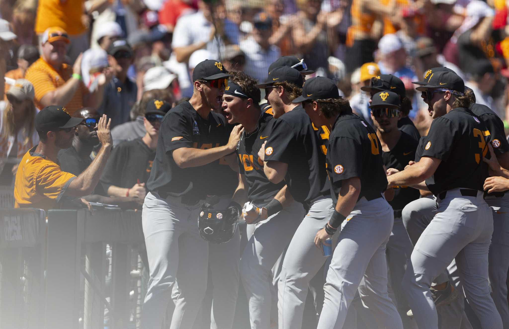 College World Series: Tennessee forces Game 3 vs. Texas A&M