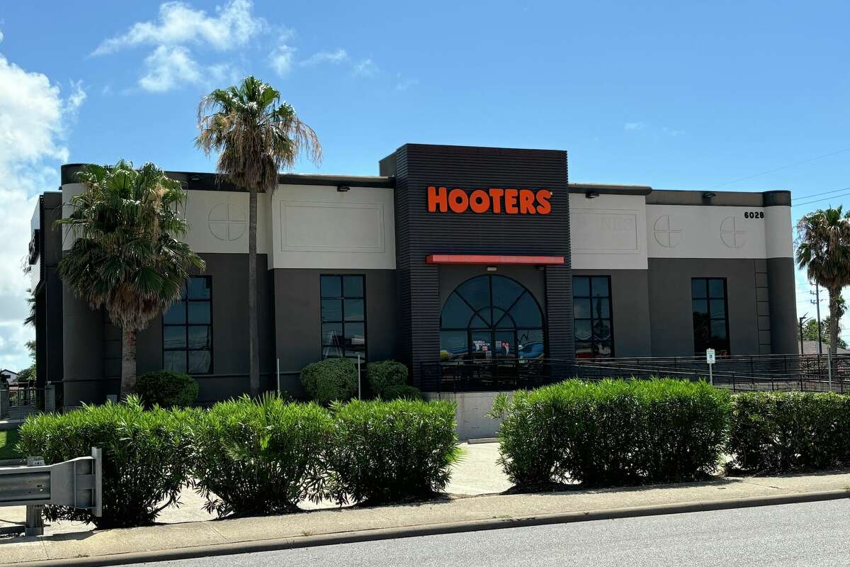 Hooters' Galveston Island location opened in 2017 in a building that had previously housed several other restaurants.