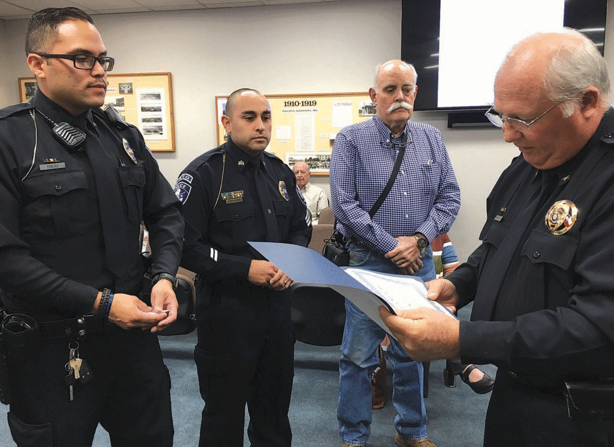 City Commission honors life-saving officers