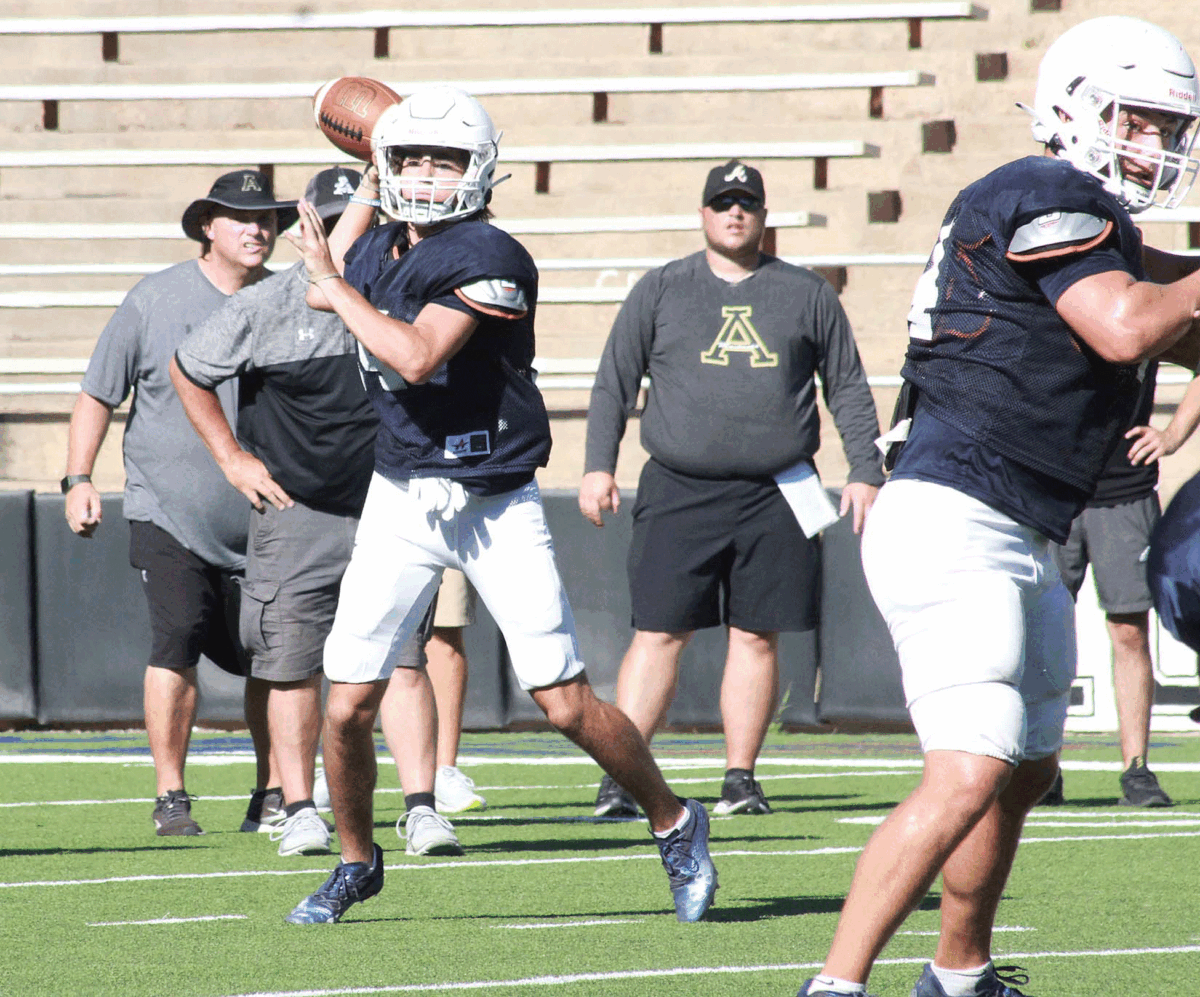 Cummings instilling the “Wolf Pack Way” in West Plains’ first football ...