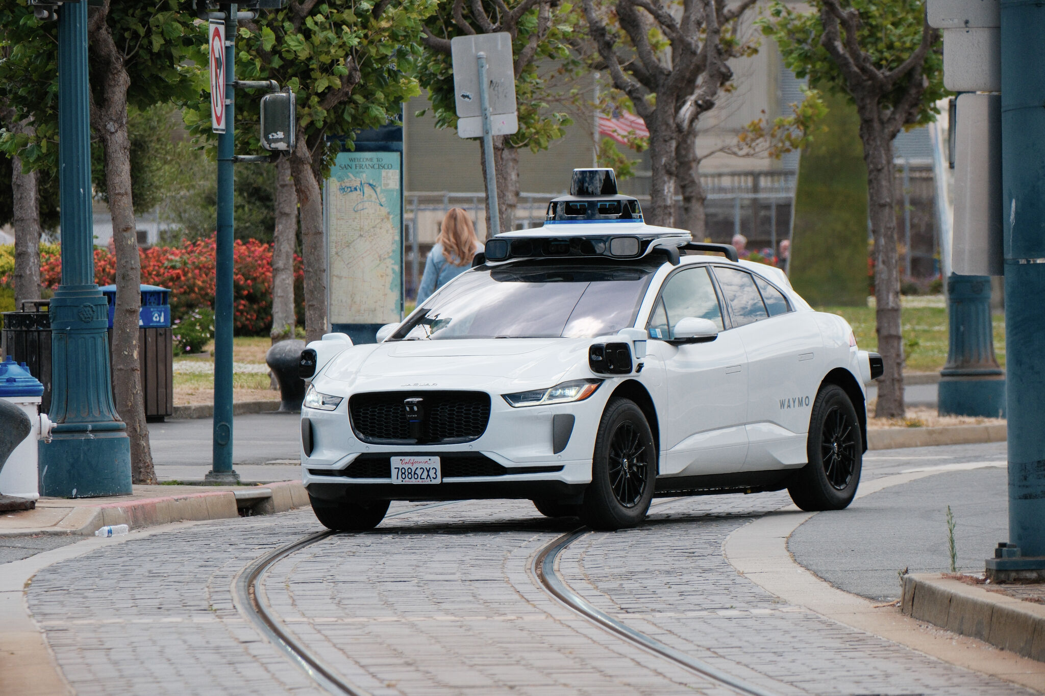 Waymo opens its driverless robotaxi service to anyone in S.F.