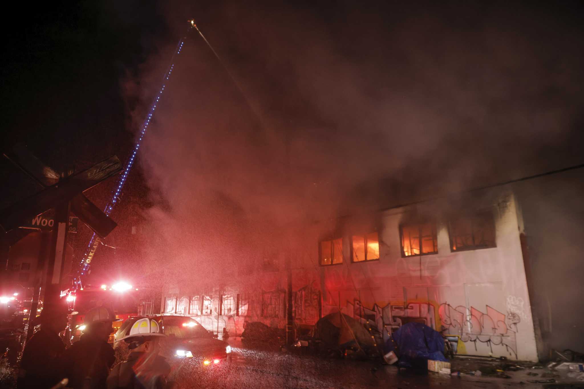 70 firefighters battle massive fire in West Oakland warehouse