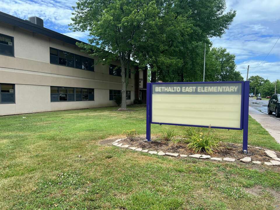 New documents expose leadership issues in Bethalto School District