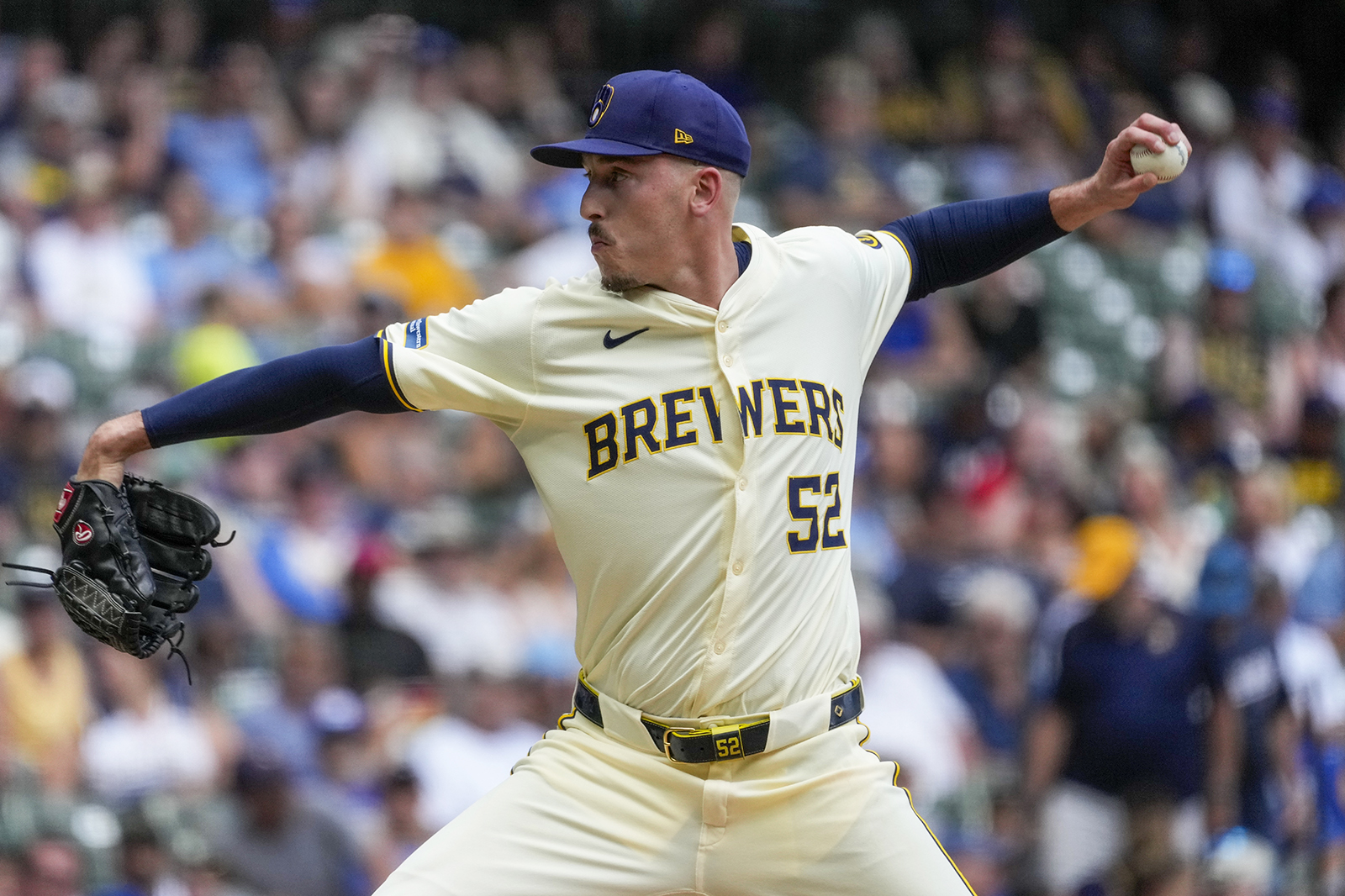 Alton's Bryan Hudson extends his perfect June for Brewers