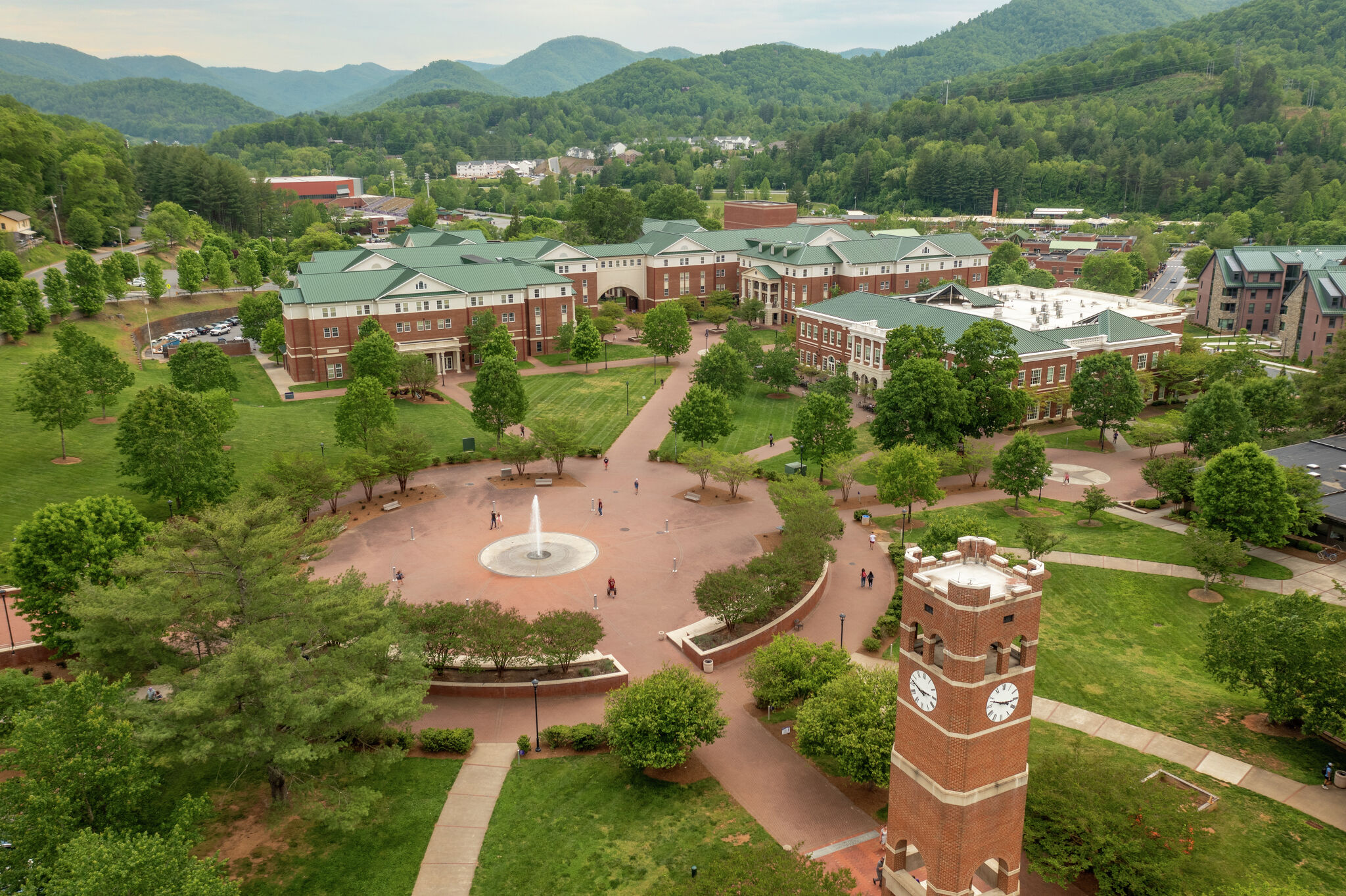 Eastlake student earns honors at Western Carolina University