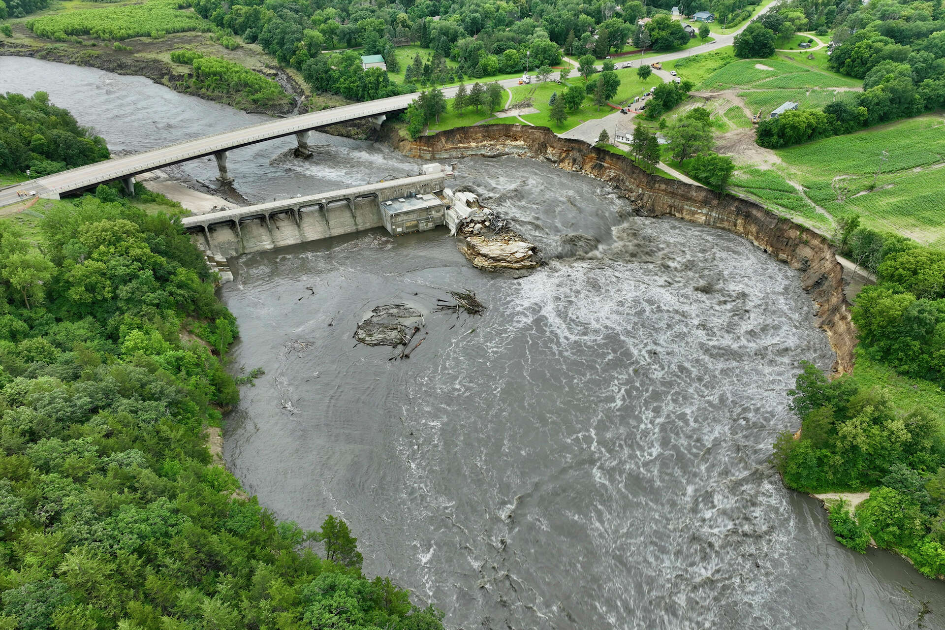 A bridge near a Minnesota dam may collapse. Officials say they can do