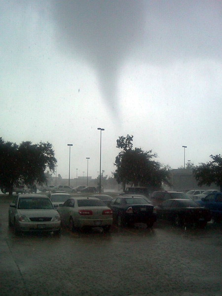 TUESDAY S LIVE COVERAGE Tornado strikes Dowlen shopping area