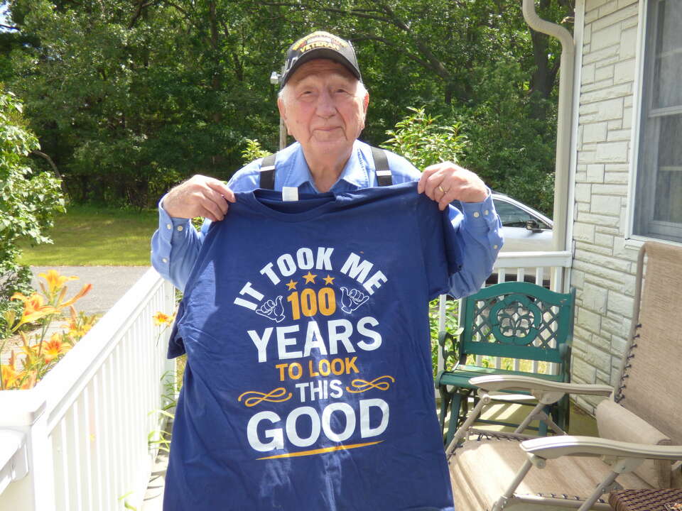 Manistee celebrates July 4th with WWII vet as grand marshal