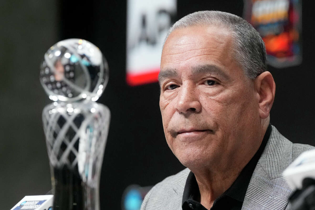 Head coach Kelvin Sampson of the Houston Cougars addresses the media after accepting the AP coach the year award during media day of the Final Four for the NCAA Men's Basketball Tournament at State Farm Stadium on April 05, 2024 in Glendale, Arizona.