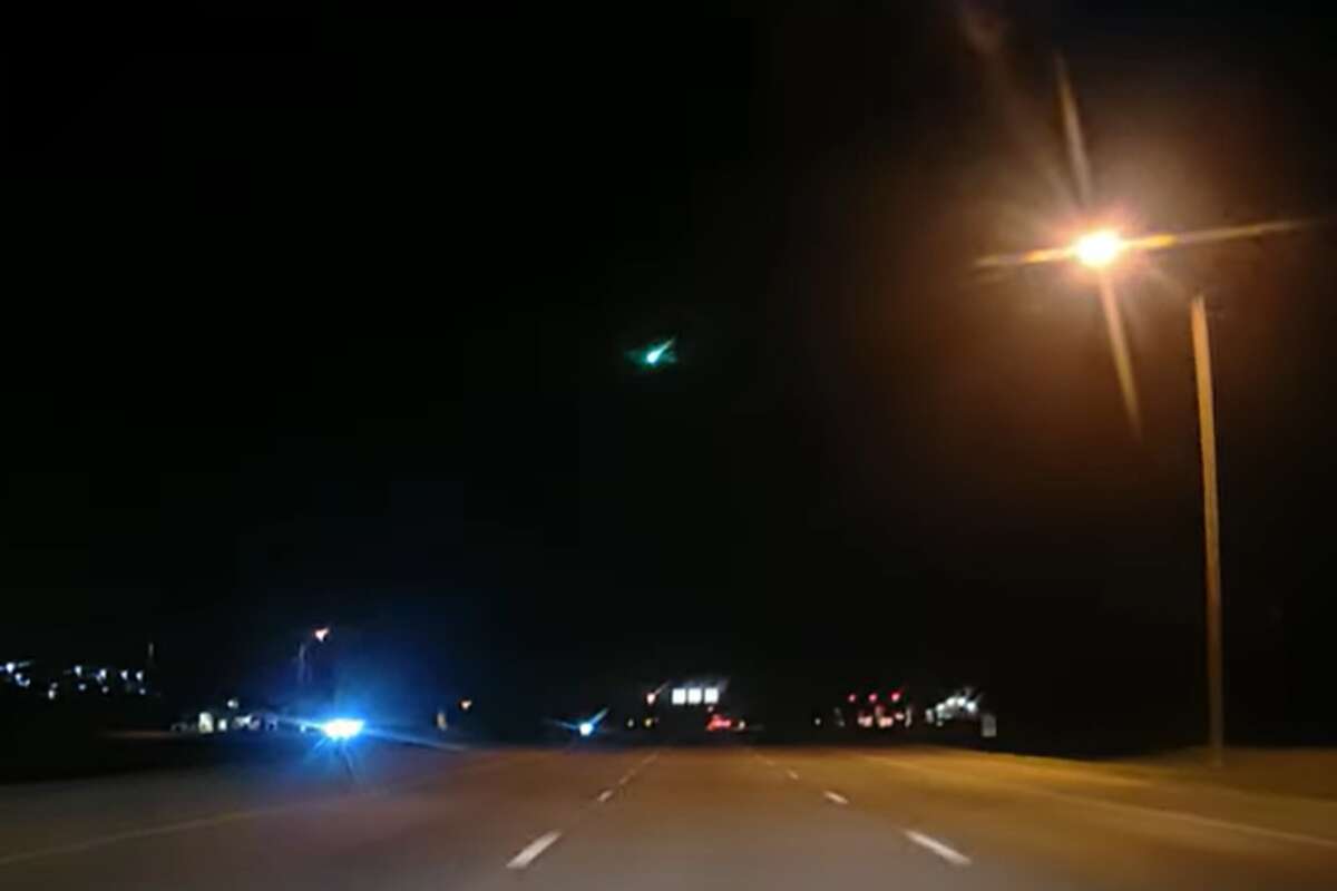 Dash cam footage of the meteor that flew over Texas on June 21, recorded from Austin, Texas, 