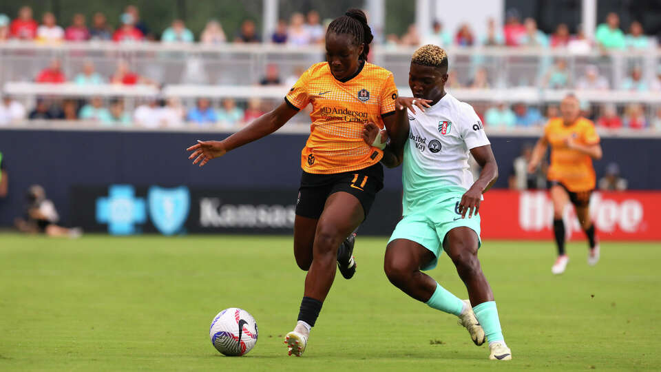 Dash forward Michelle Alozie plays the ball in a match against the KC Current on Friday, June 28, 2024. Photo credit: Houston Dash.