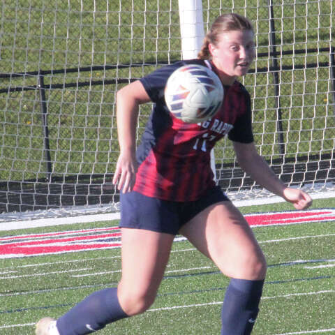 Hadley Fox coming off strong junior soccer season