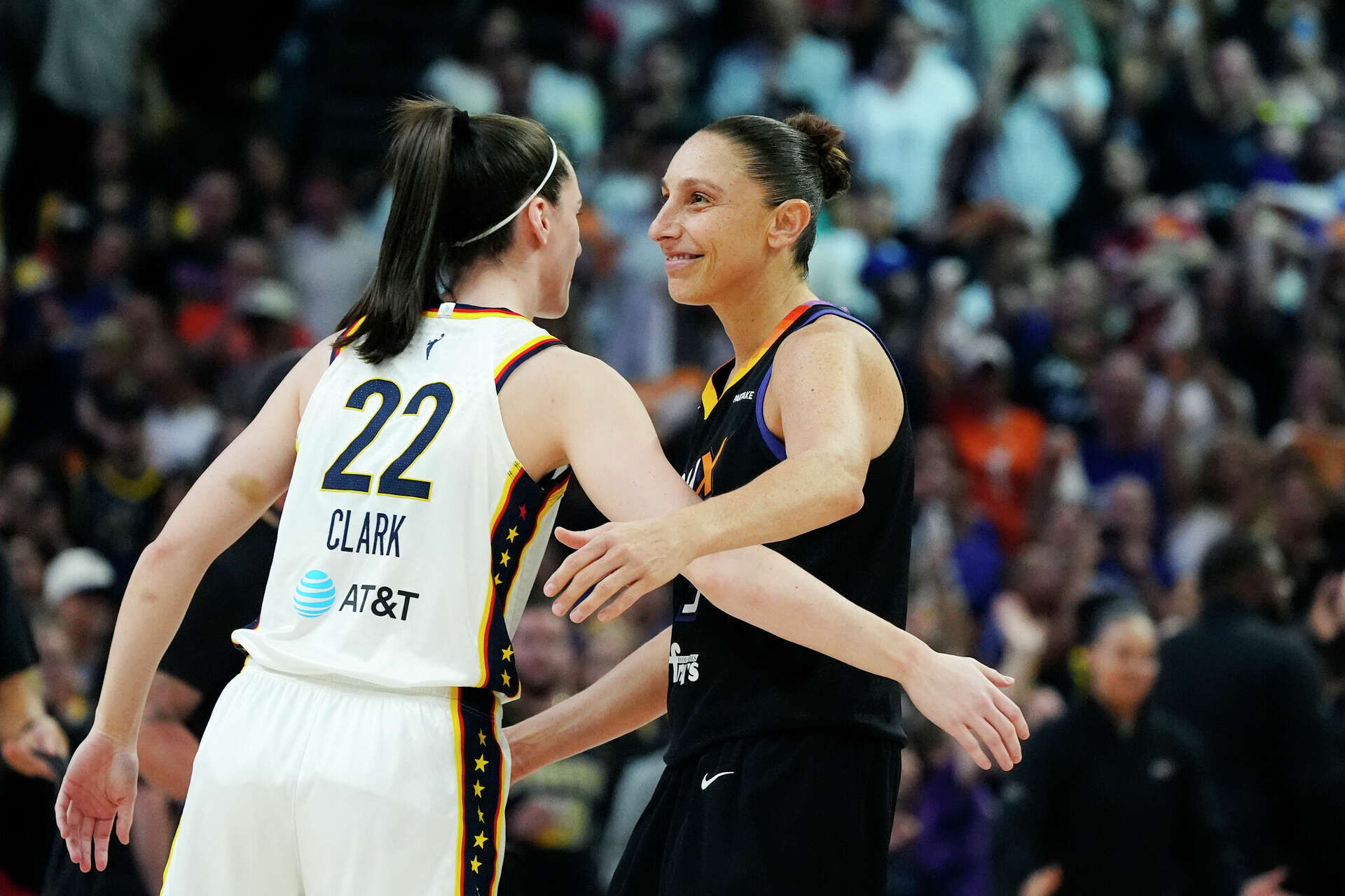 UConn great Diana Taurasi praises Caitlin Clark after WNBA game