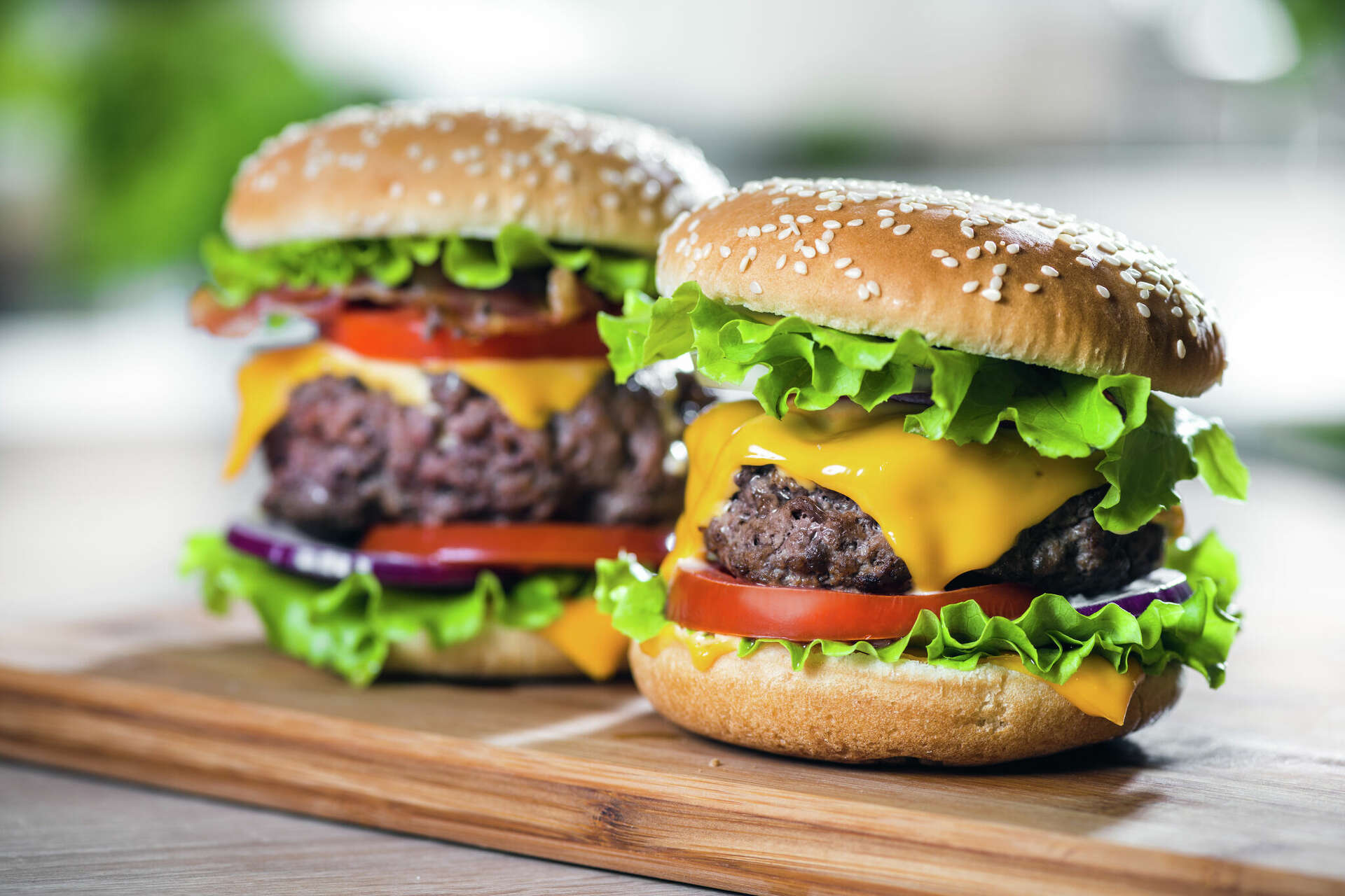 Skip the fries: Nutritionist's advice for your 4th of July hamburgers