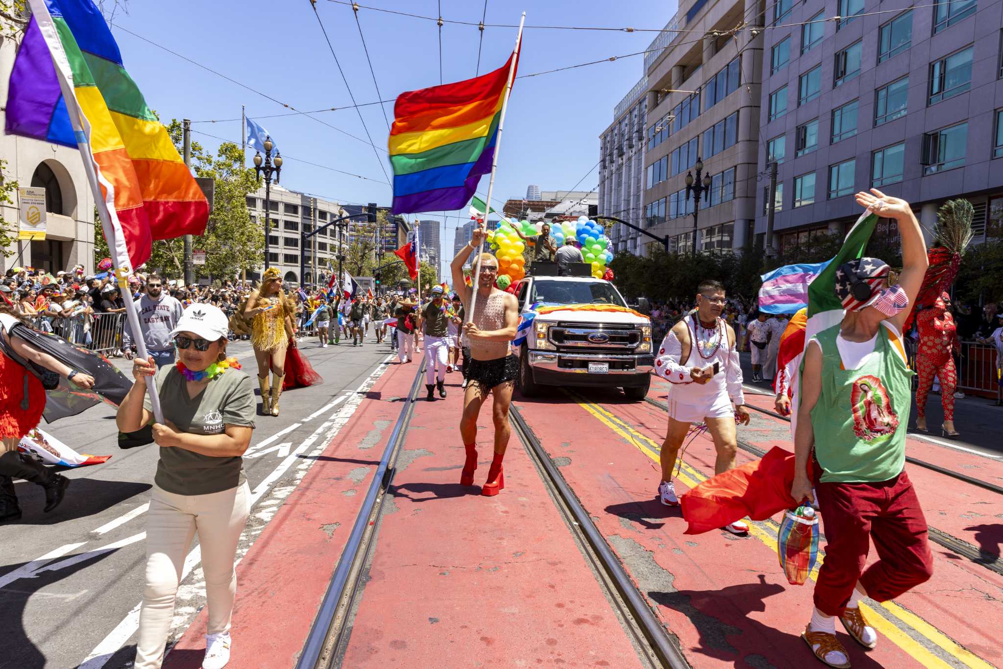 Thousands celebrate LGBTQ community at SF Pride Parade