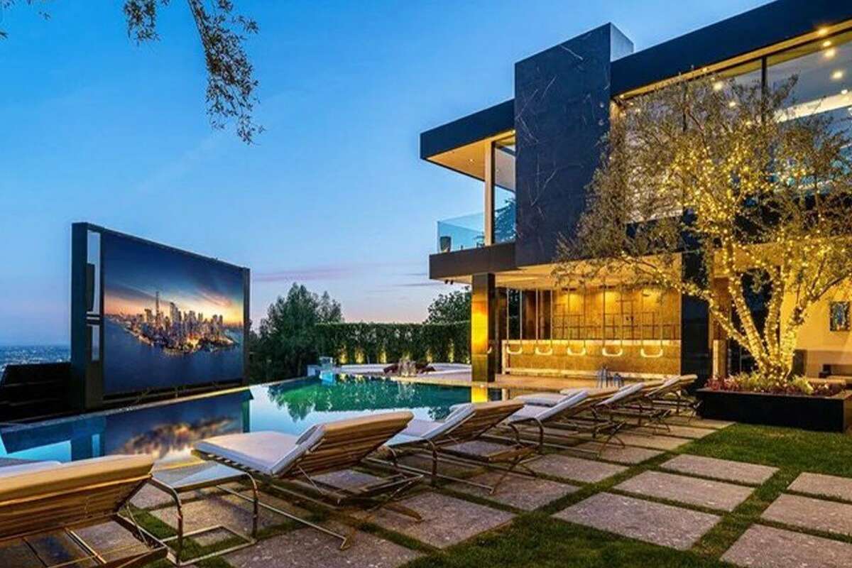 Astonishing amenities adorn this ultraluxe $139M Bel-Air megamansion