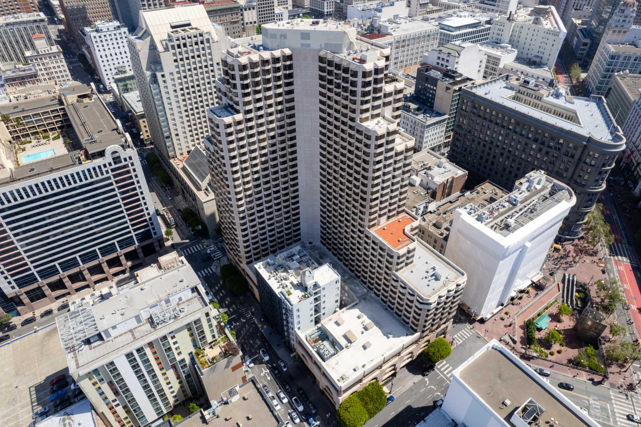 Two of S.F.’s biggest hotels, Parc 55 and Hilton San Francisco Union Square, sell for $408 million, a nearly 75% drop in value from 2016