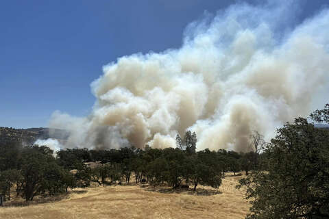 Fire near Lake Oroville spreads quickly to more than 2,000 acres