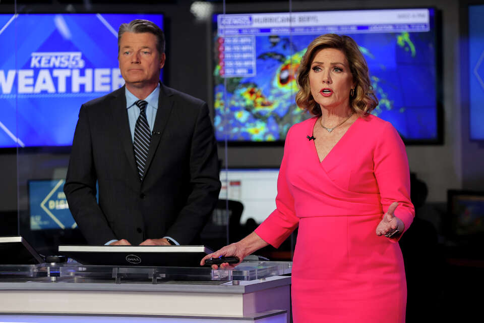 Deborah Knapp announces retirement from KENS 5 after 50 years