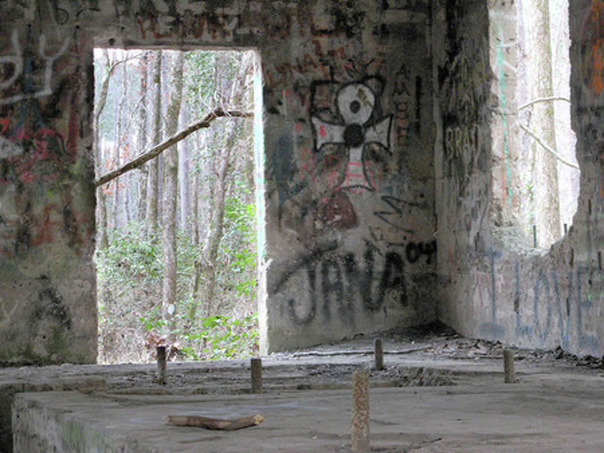 SOUTHEAST TEXAS TALES Crumbling walls all that's left of Jasper County