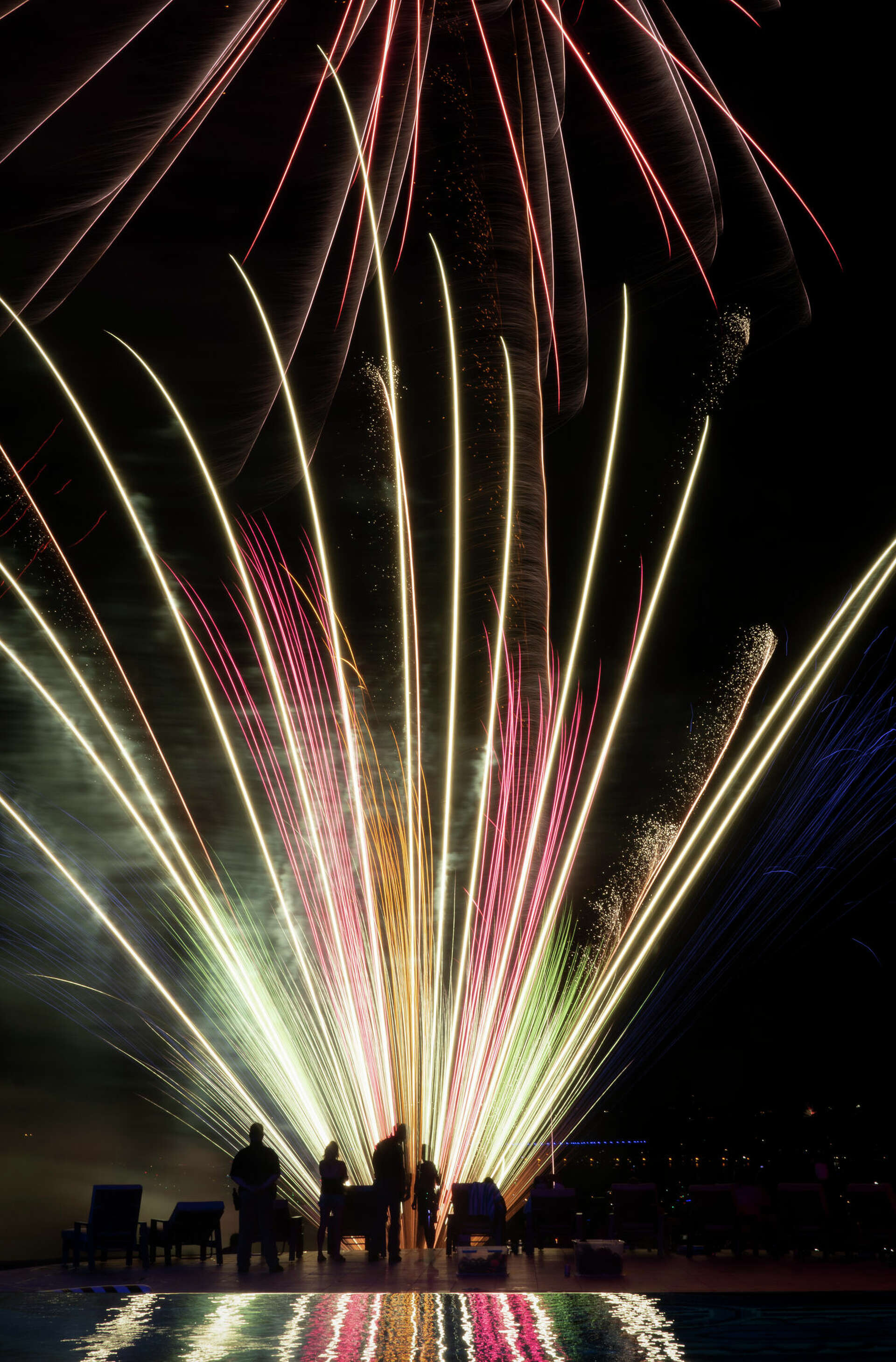 Mattress Mack’s Lake Travis Fireworks Show dazzles for Fourth of July