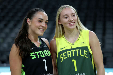 UConn's Paige Bueckers, Nika Mühl reunite at Seattle Storm WNBA game