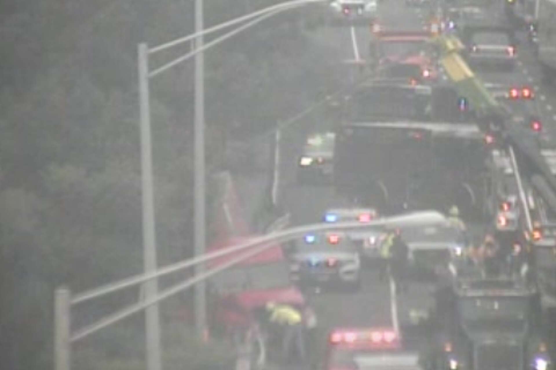 DOT: Lanes closed on I-95 in Milford following tractor-trailer crash
