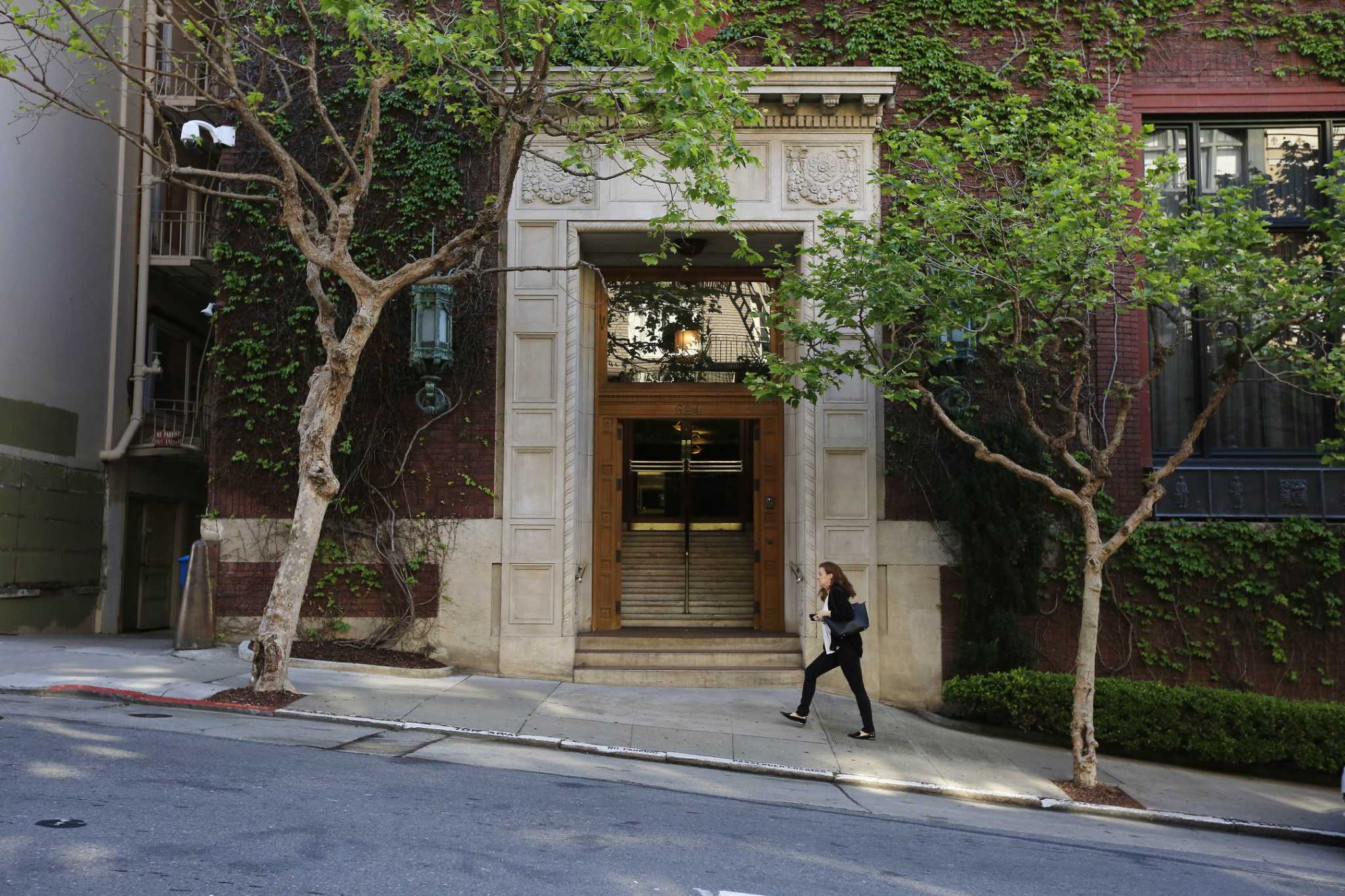 Secret all-male Bohemian club faces new allegations of wage theft