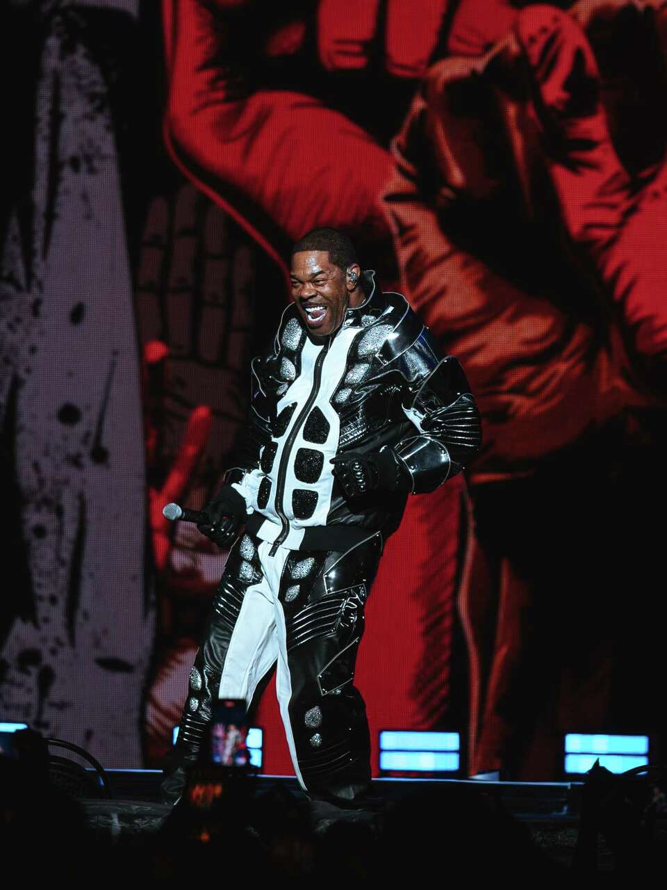 アリーナ　all saints missy  rader　oct 2000 Review: Missy Elliott goes back to the future during Oakland concert