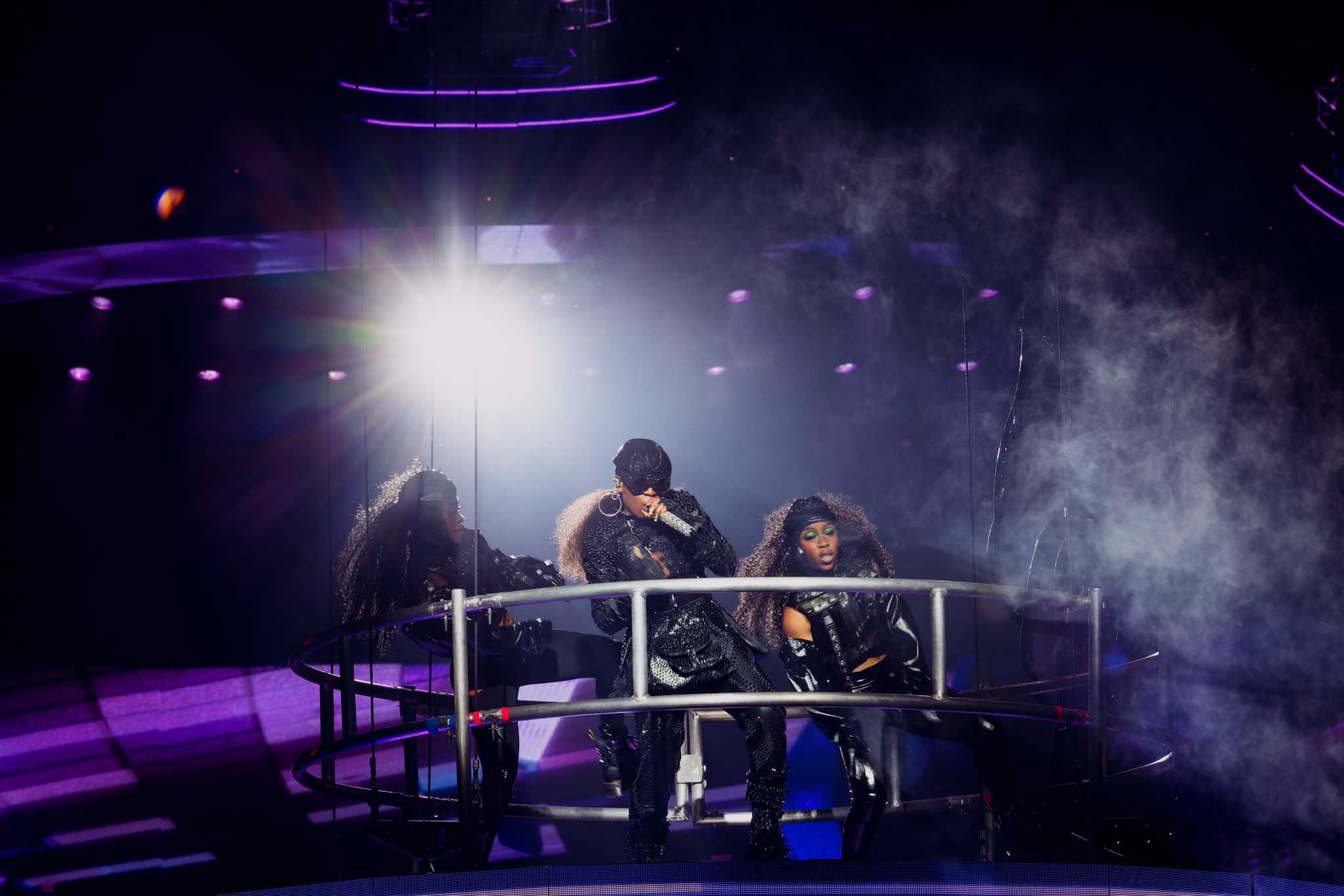 Review: Missy Elliott goes back to the future during Oakland concert