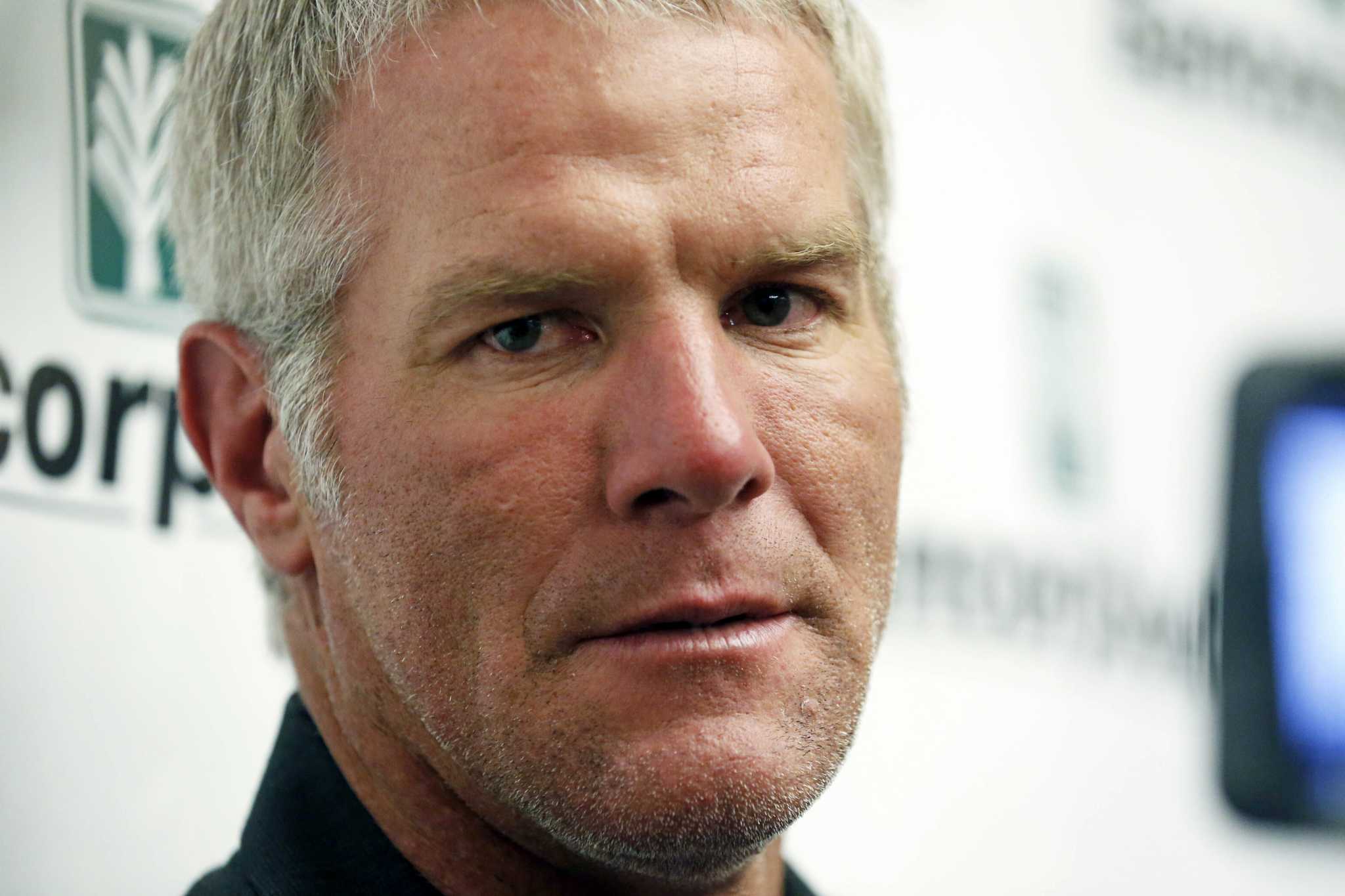 a-mississippi-judge-removes-1-of-brett-favre-s-lawyers-in-a-civil-case