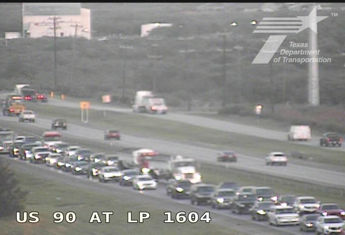 San Antonio traffic halted after multiple wrecks